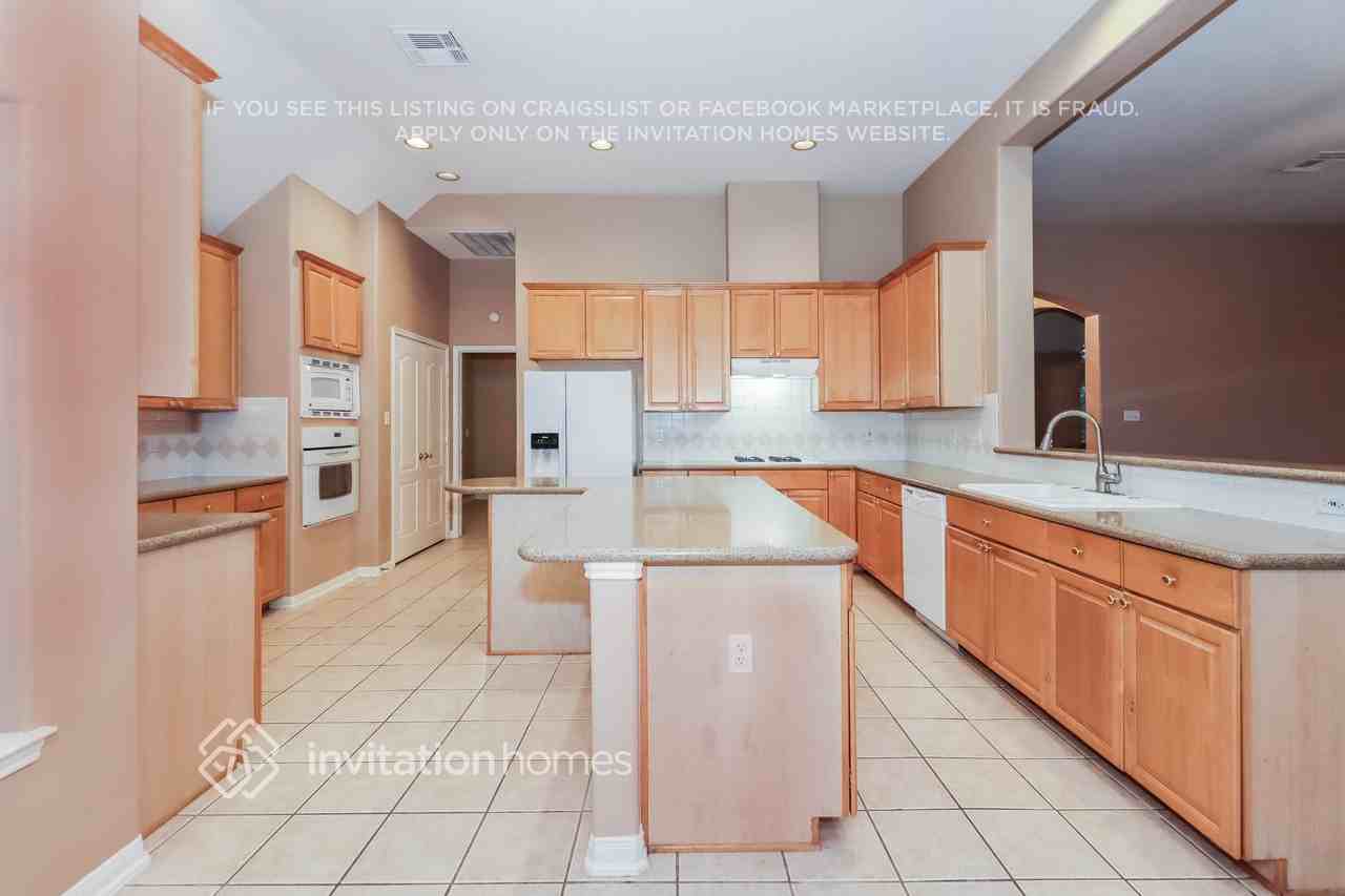 16719 Cypress Bridge Dr - Photo 7 of 16