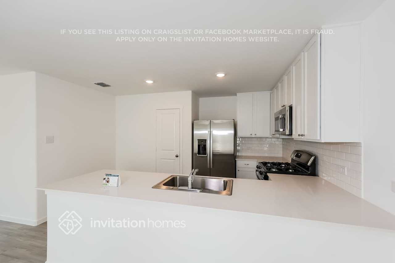 4009 Mountain Meadow Rd - Photo 7 of 17