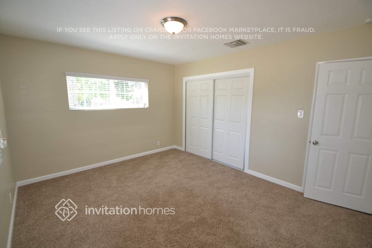 15309 Kingsbury St - Photo 6 of 9