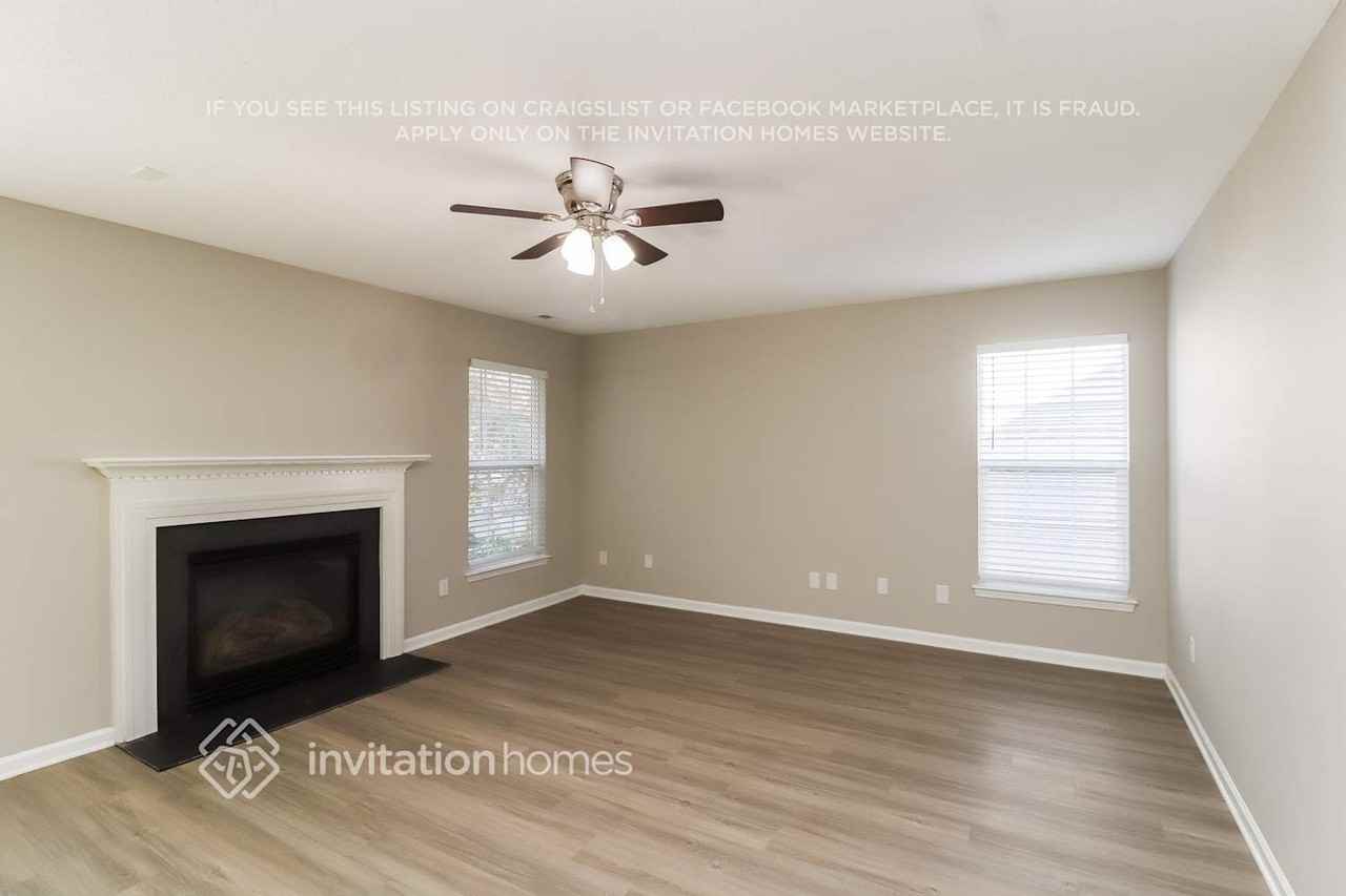 7250 Sandown Ct - Photo 4 of 18