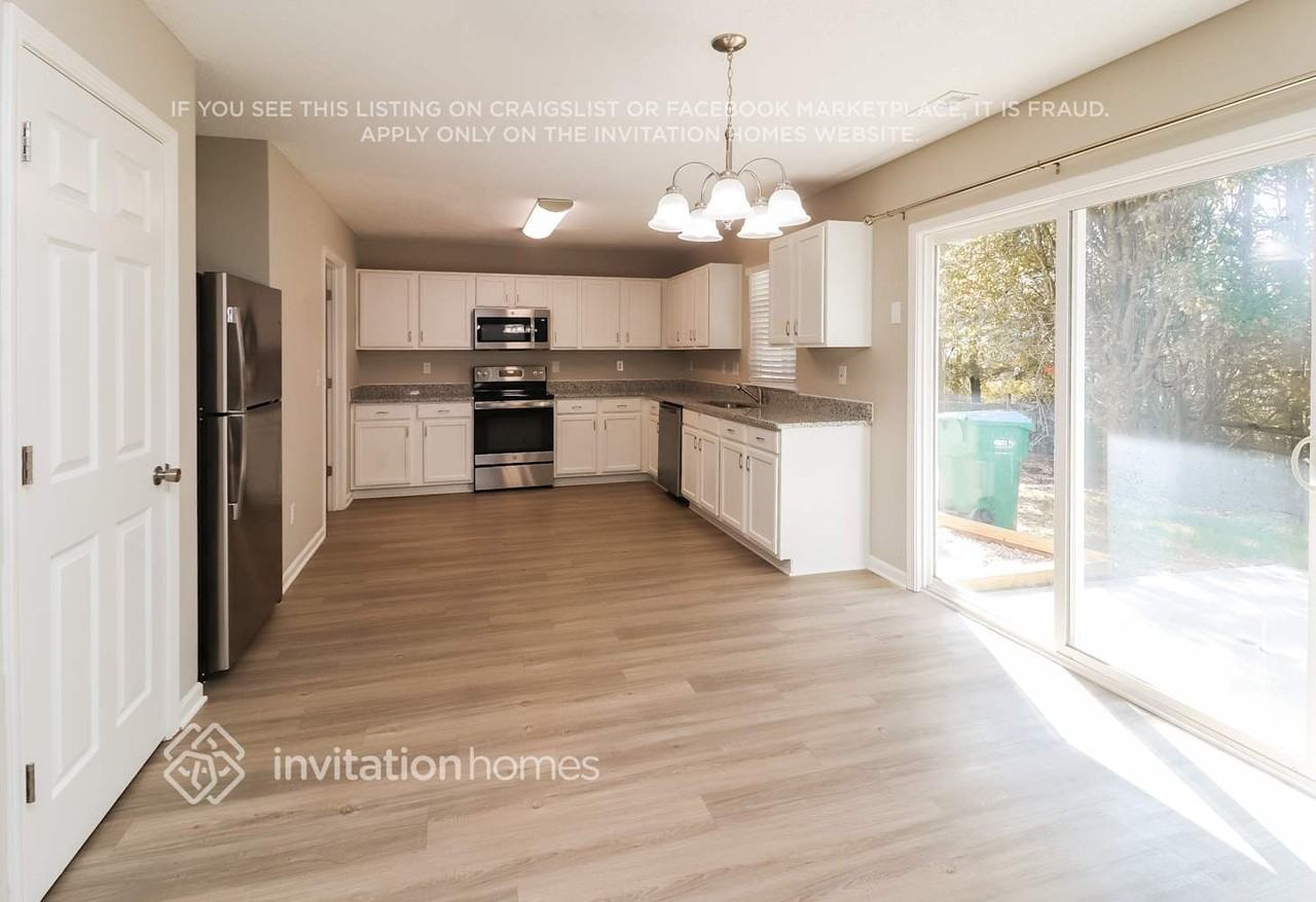 7250 Sandown Ct - Photo 6 of 18