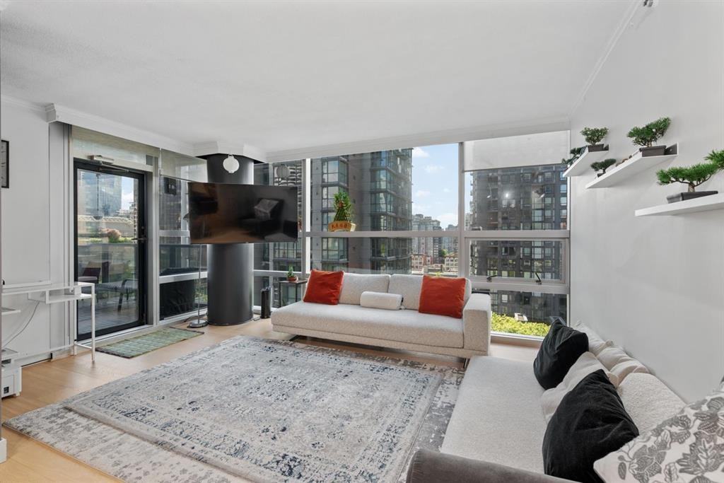 1050 Burrard Street #70X - Photo 4 of 17