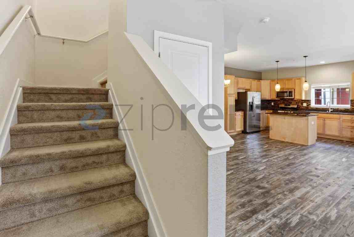 12852 Jasmine St #F - Photo 4 of 31