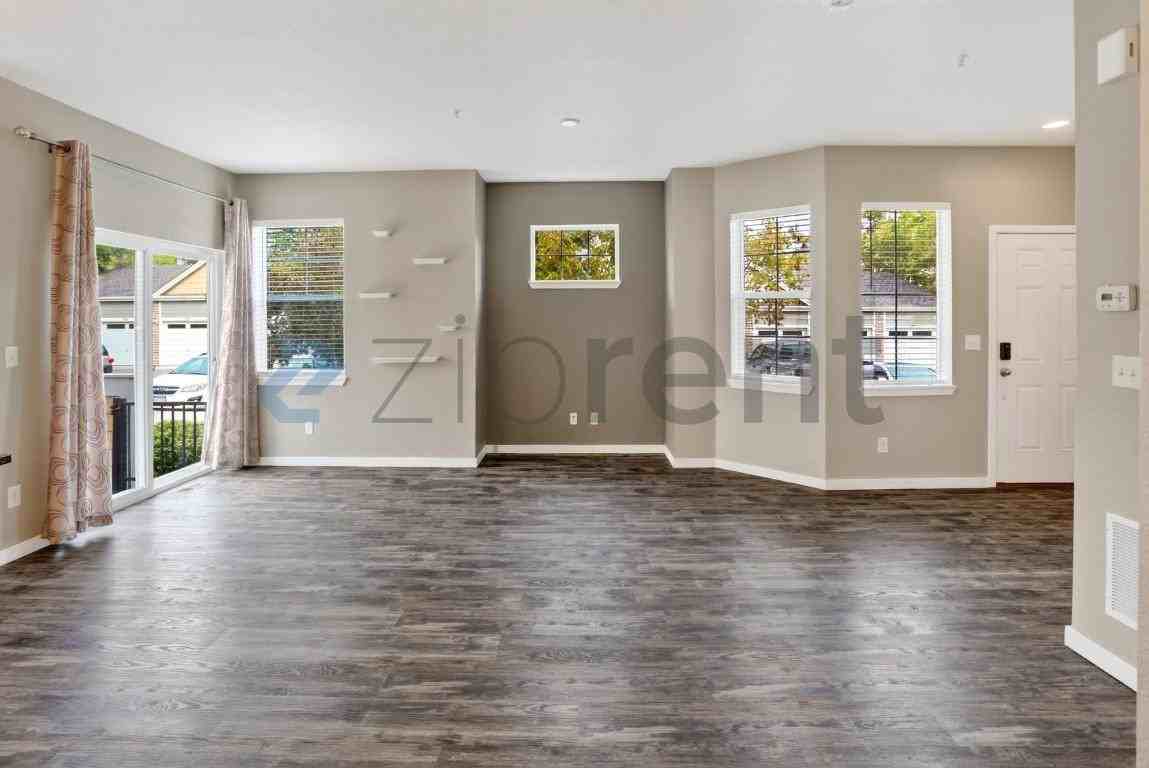 12852 Jasmine St #F - Photo 7 of 31