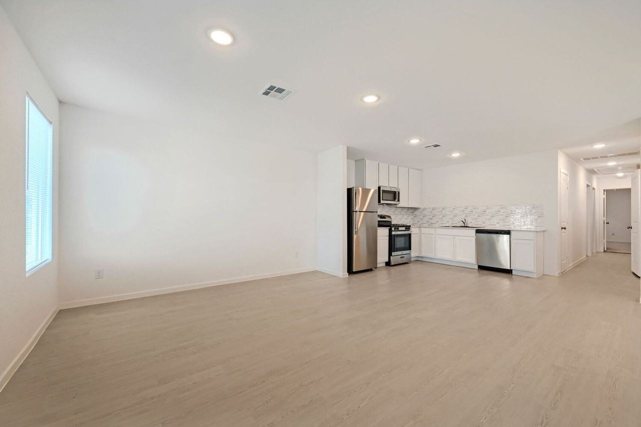 6840 Chert Chase - Photo 5 of 17