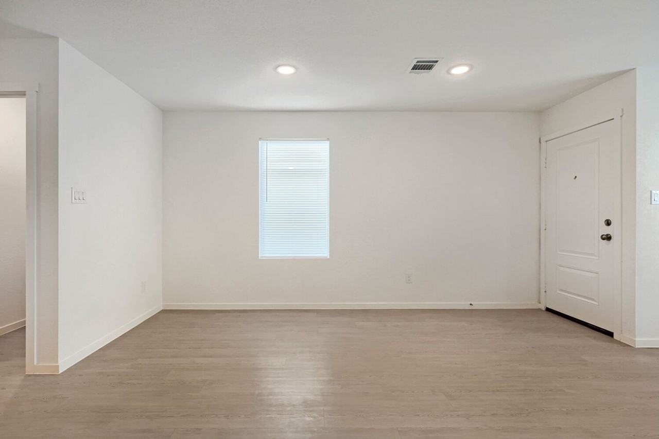6840 Chert Chase - Photo 6 of 17