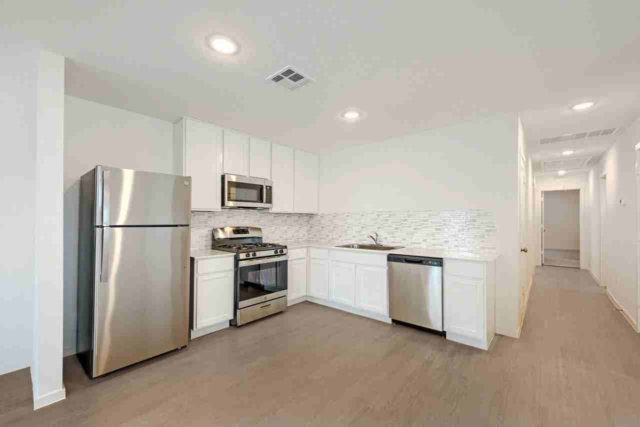 6840 Chert Chase - Photo 7 of 17