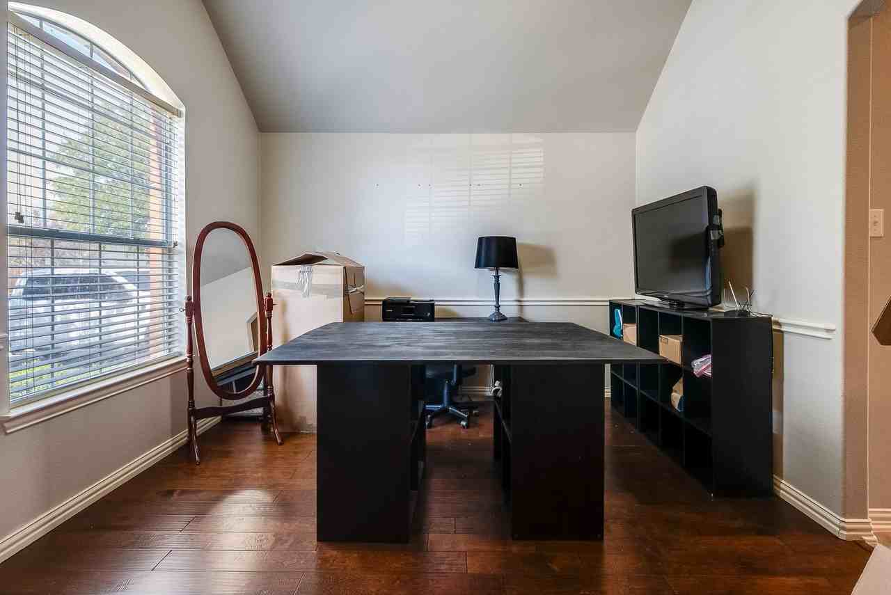 2824 Dawn Spring Dr - Photo 5 of 31