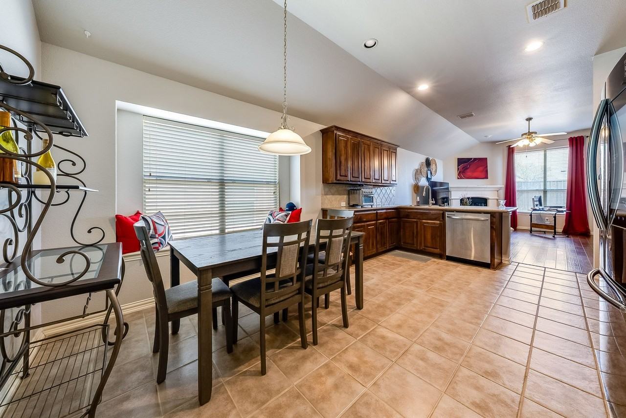 2824 Dawn Spring Dr - Photo 6 of 31