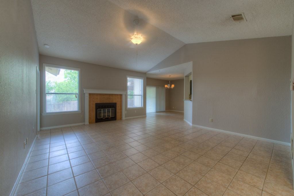 1710 Woodwind Ln - Photo 5 of 16