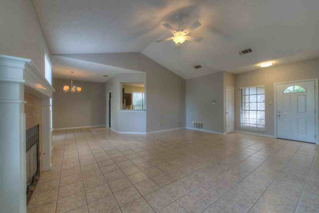 1710 Woodwind Ln - Photo 6 of 16