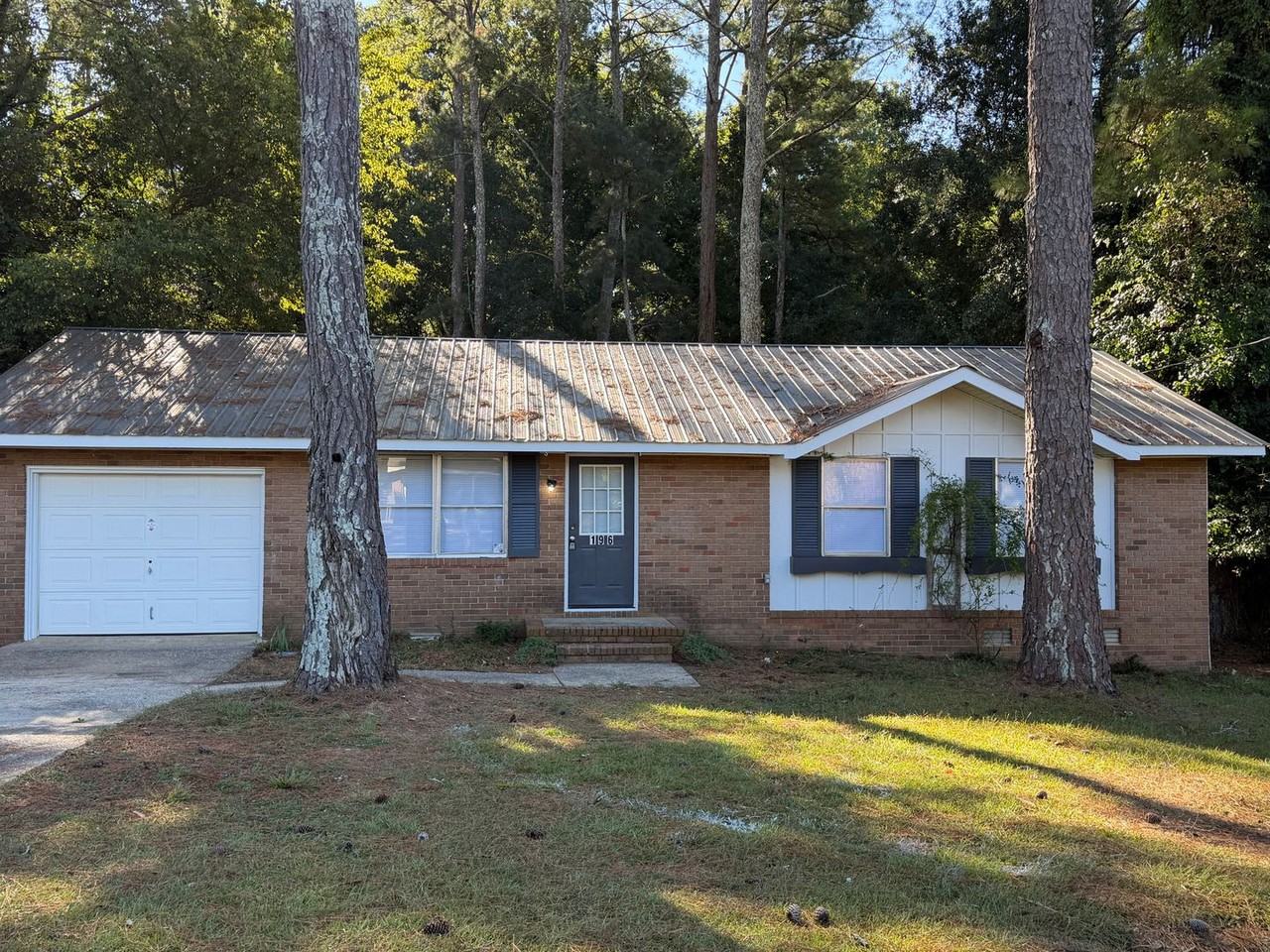 196 Merlin Dr - Photo 2 of 20