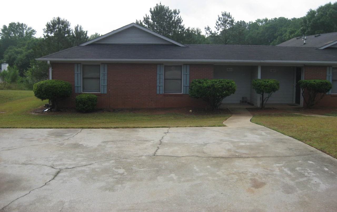 1849 Riverchase Cir Ne - Photo 2 of 18