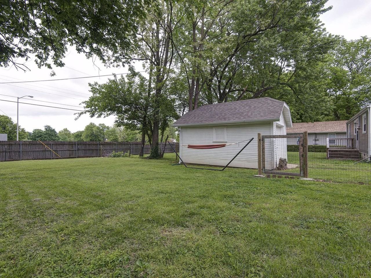 1825 E Monroe St - Photo 2 of 17