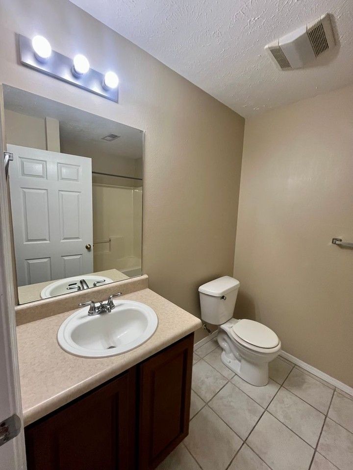1040 S Clifton Ave #A - Photo 2 of 10