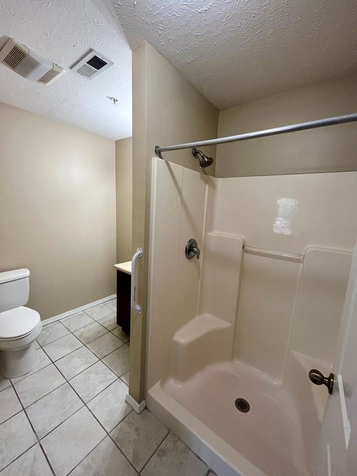 1040 S Clifton Ave #A - Photo 5 of 10