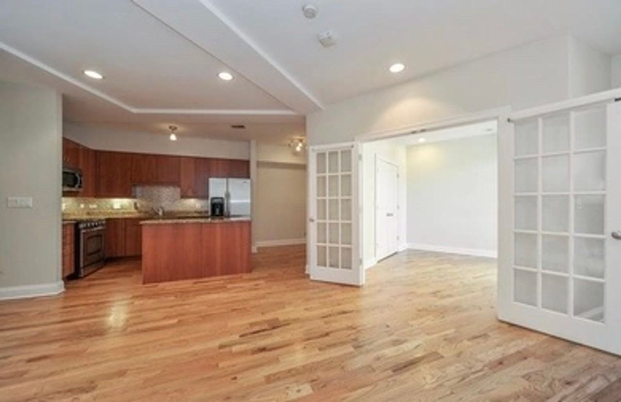 4616 N Kenmore Ave - Photo 4 of 13