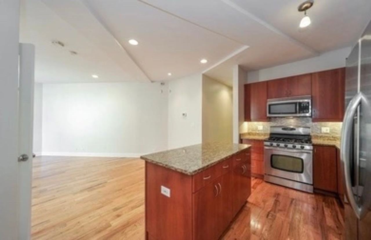 4616 N Kenmore Ave - Photo 5 of 13