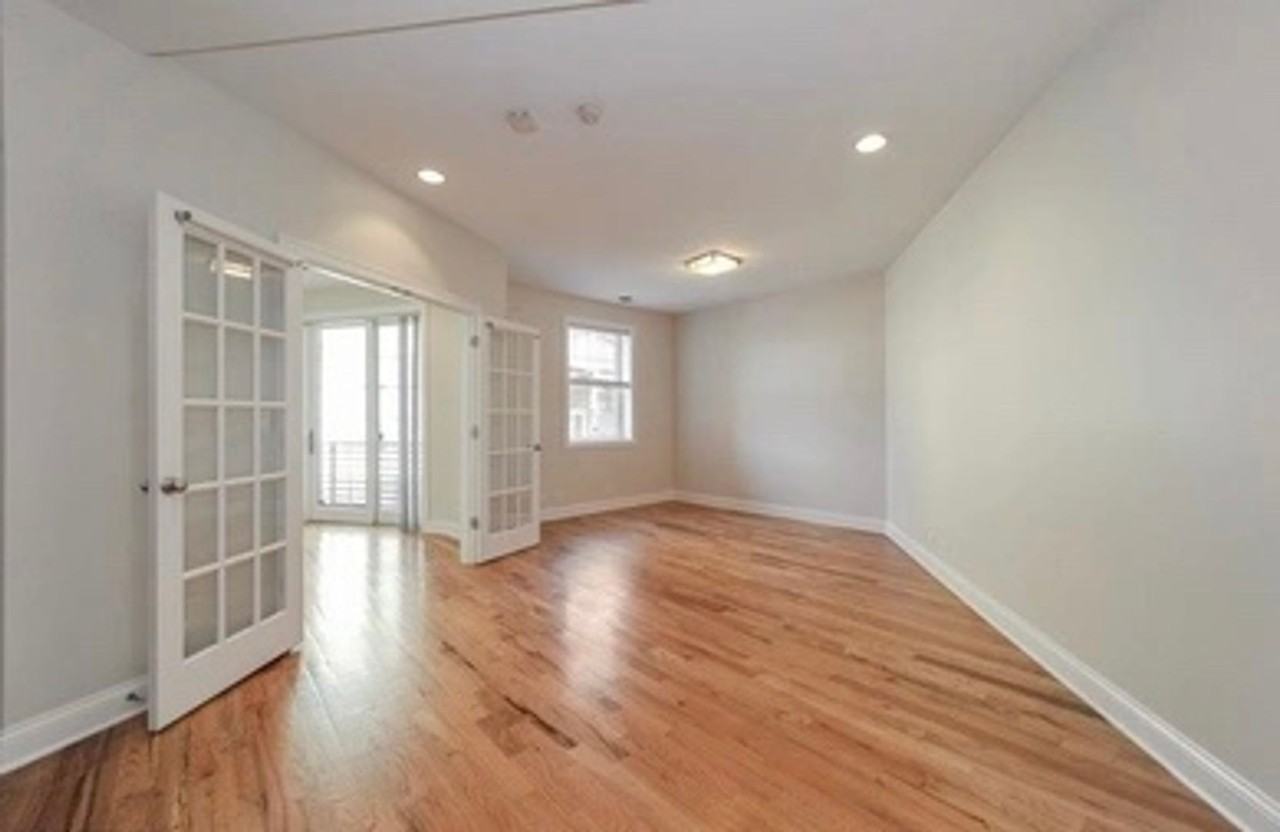 4616 N Kenmore Ave - Photo 7 of 13
