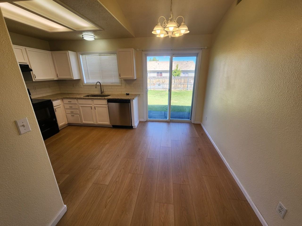 2516 E Montana Ave - Photo 2 of 11