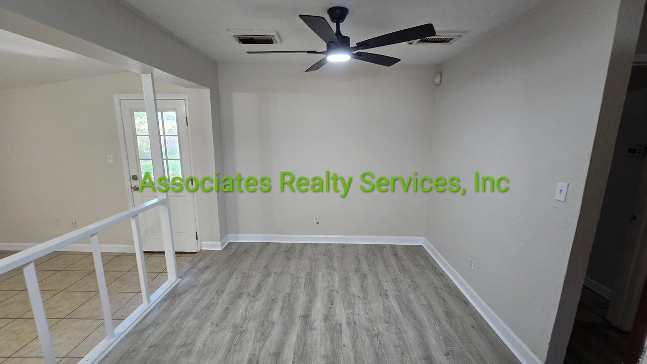 1122 Ne 22nd Ave - Photo 5 of 8