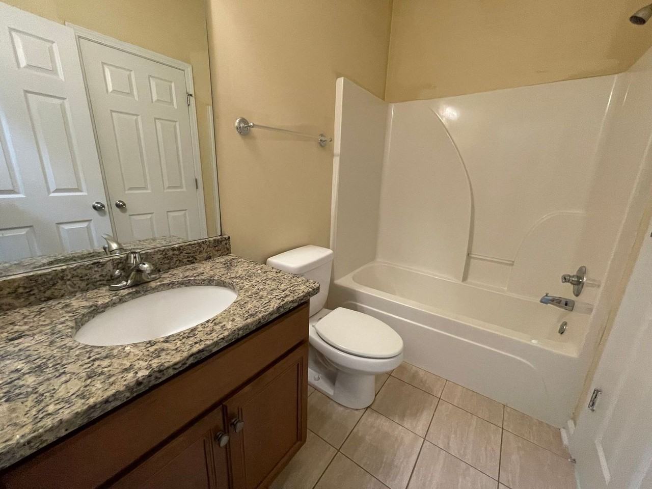 2206 S Milledge Ave - Photo 5 of 12