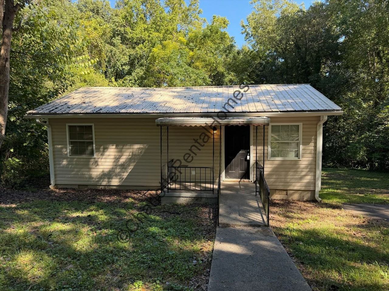 2634 Bradford St - Photo 2 of 12