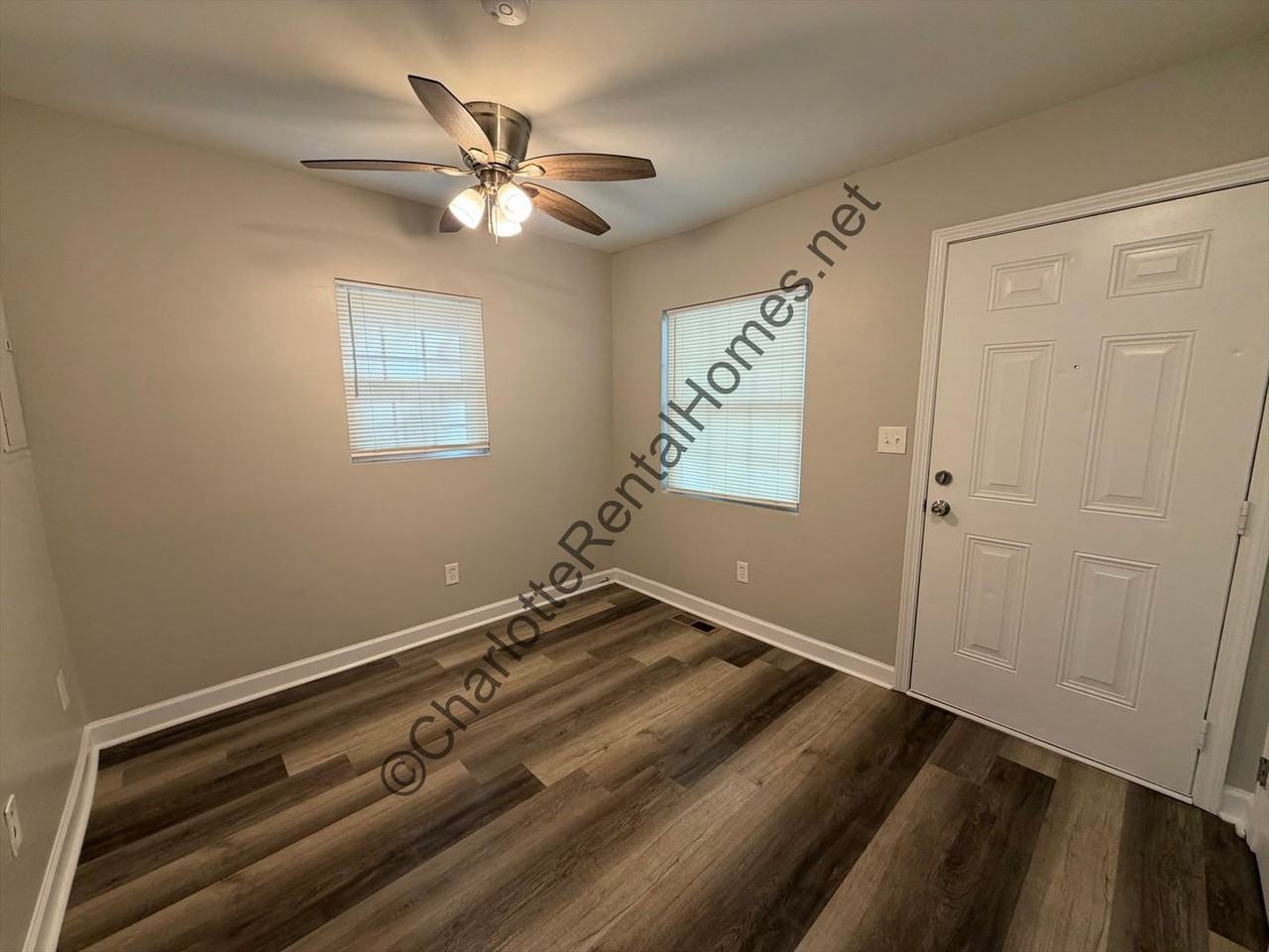 2634 Bradford St - Photo 3 of 12