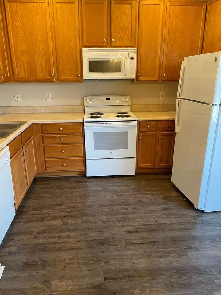 1248 Glory Vine Rd - Photo 5 of 10
