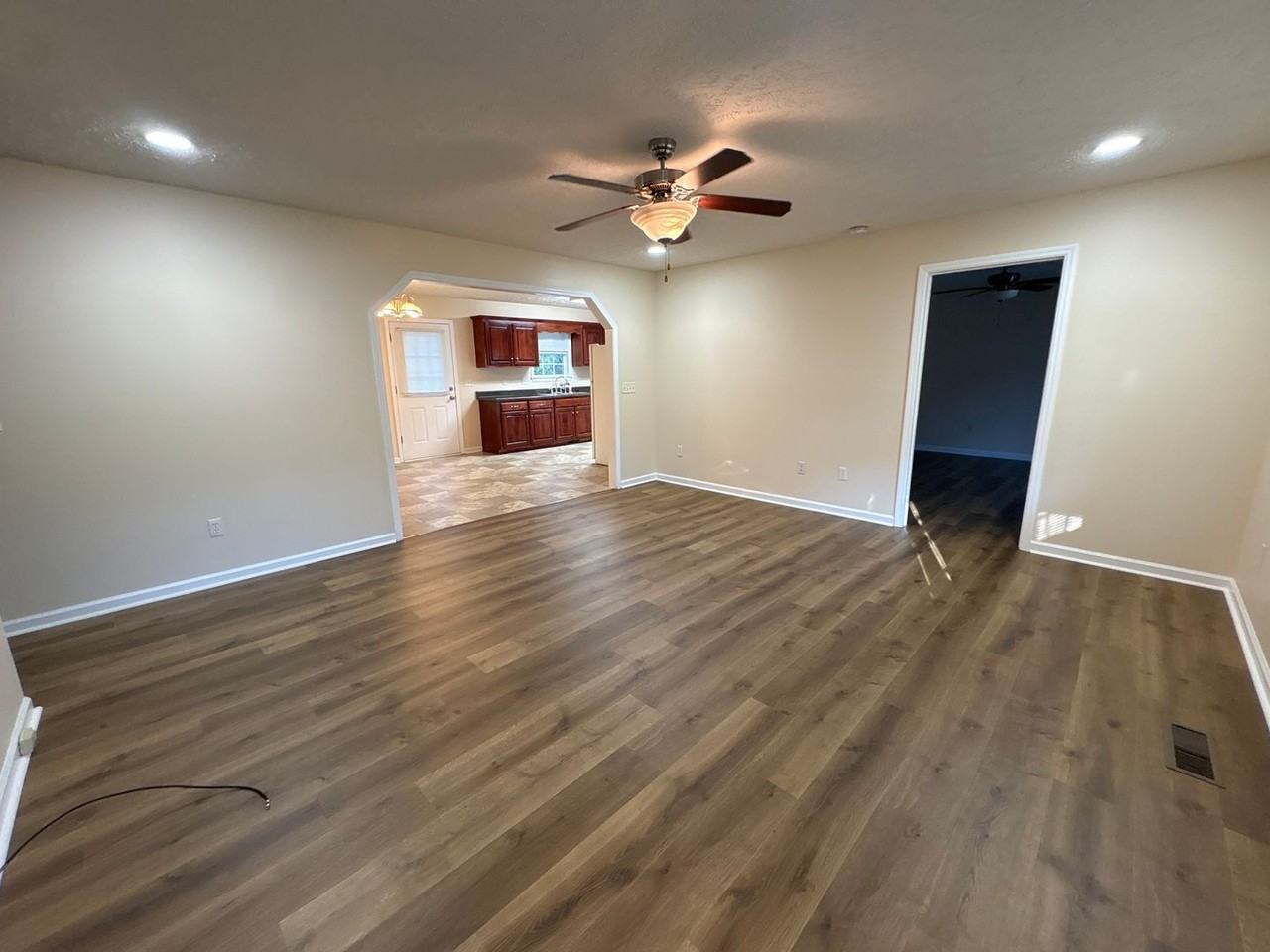 173 Forrestwood Dr - Photo 4 of 23