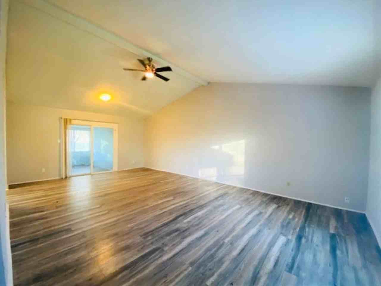 6923 Jeb Stuart Dr - Photo 2 of 13