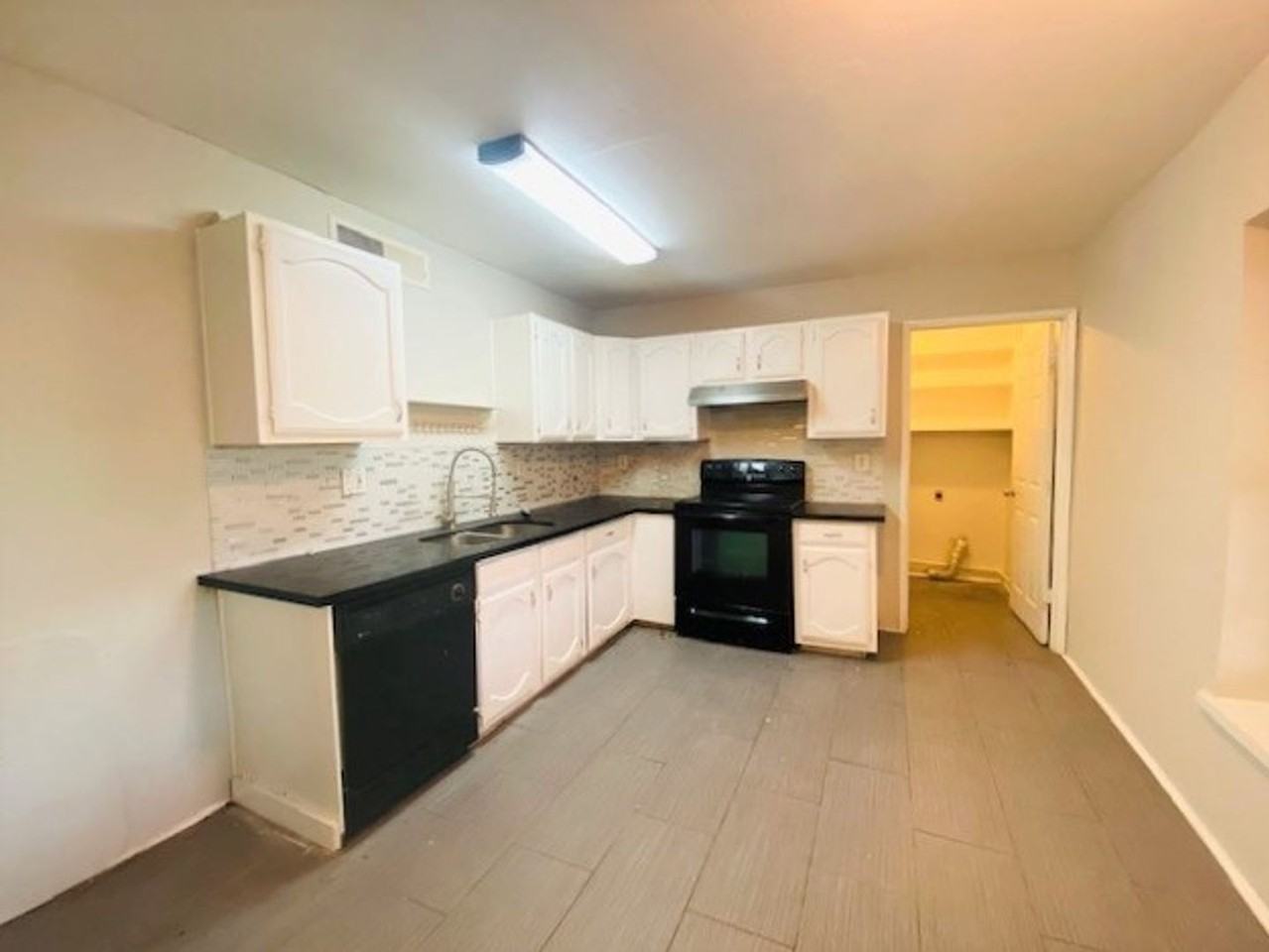 6923 Jeb Stuart Dr - Photo 4 of 13
