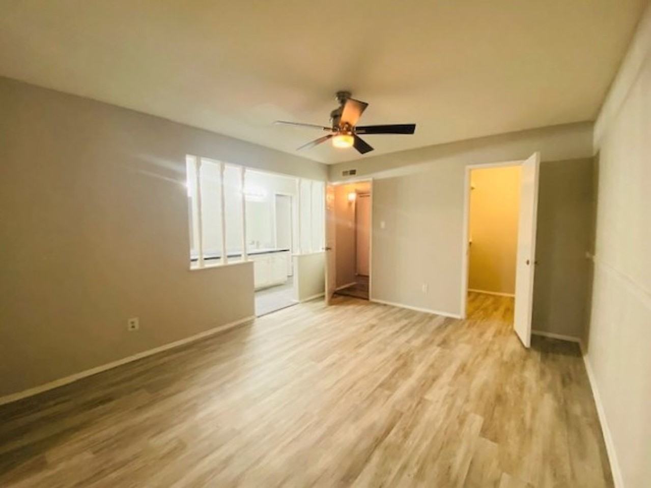 6923 Jeb Stuart Dr - Photo 6 of 13