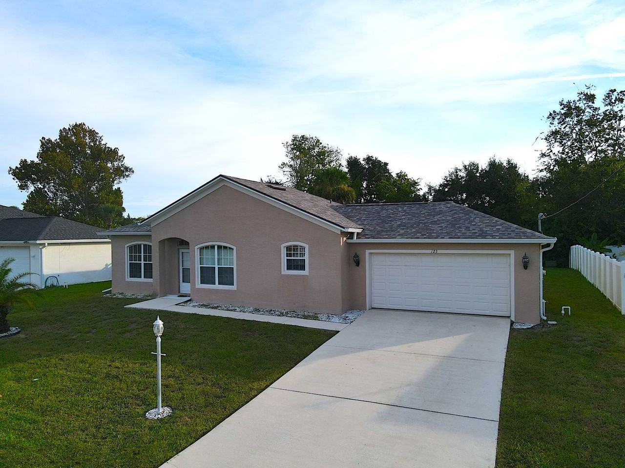 123 Florida Park Dr - Photo 3 of 42