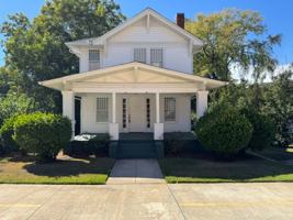 featured image of 103 N Lewis St