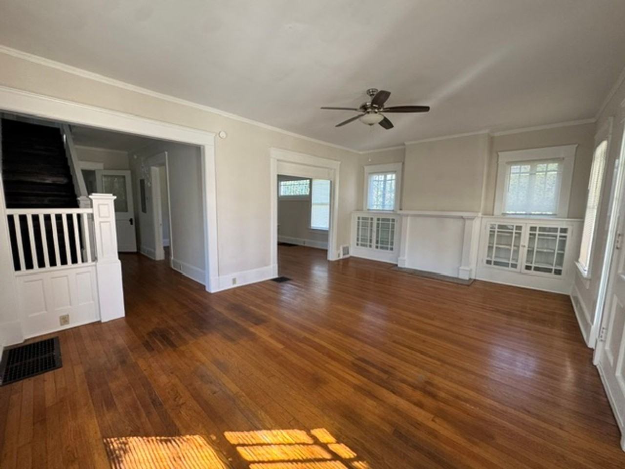 103 N Lewis St - Photo 2 of 15