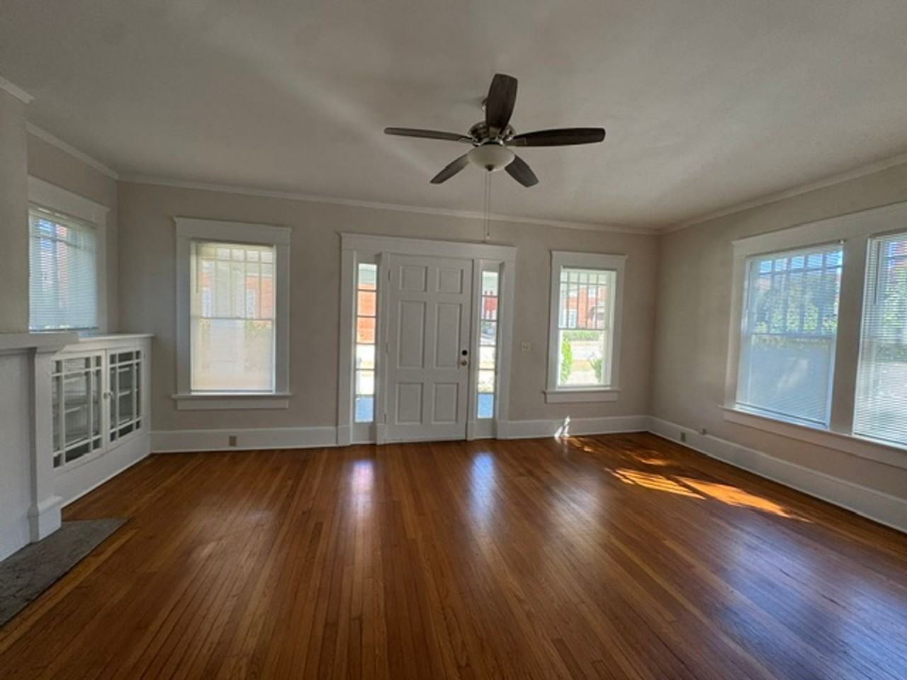 103 N Lewis St - Photo 4 of 15
