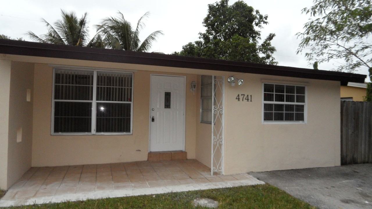 4741 Sw 25th Ave - Photo 2 of 44