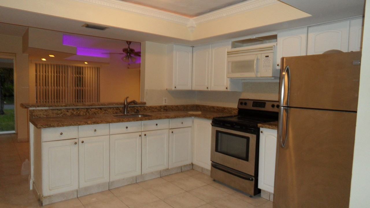 4741 Sw 25th Ave - Photo 3 of 44