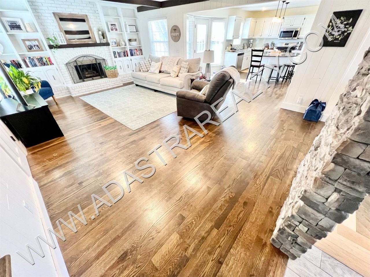 1201 Ne 82nd St - Photo 6 of 27