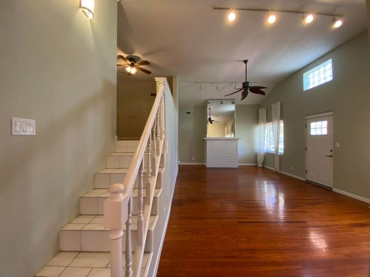 847 Daytona Ave - Photo 7 of 32