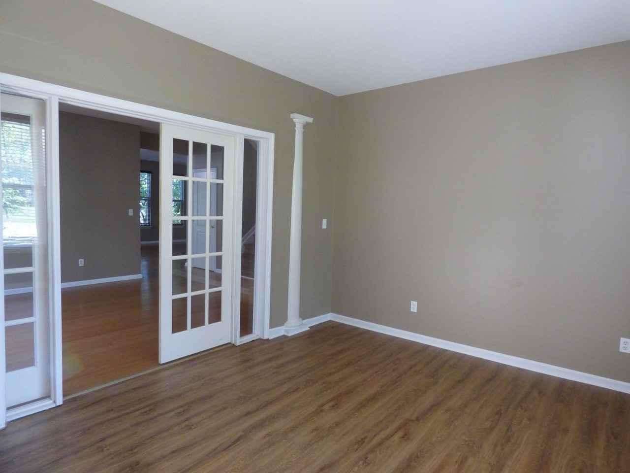 4437 Walnut Creek Dr - Photo 4 of 46