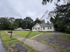 featured image of 614 W Graham St