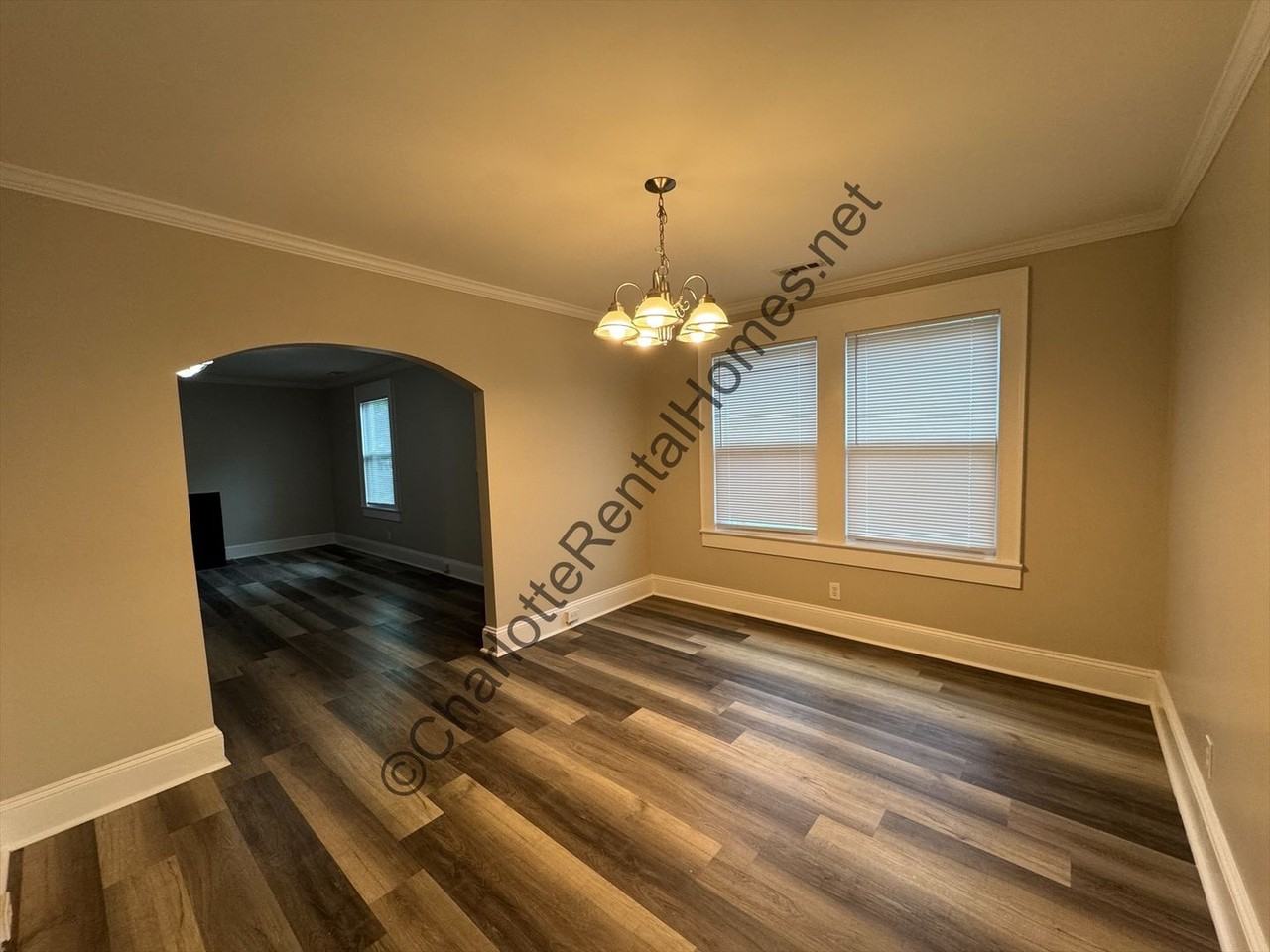 614 W Graham St - Photo 4 of 12