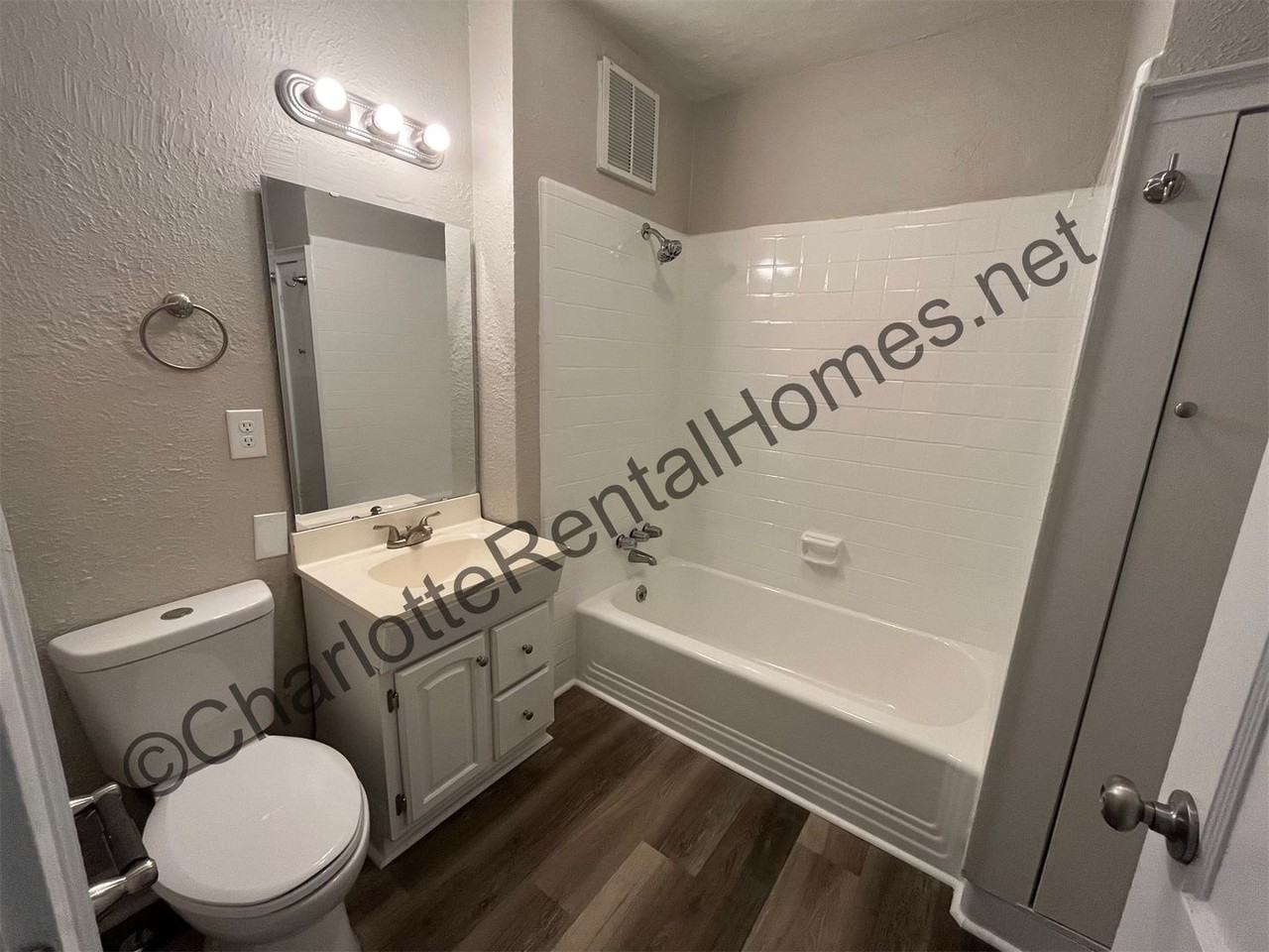 614 W Graham St - Photo 7 of 12