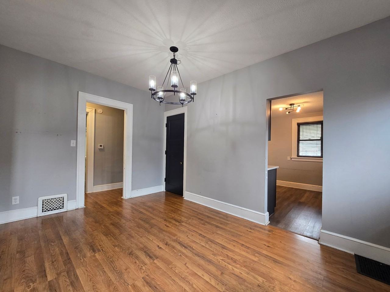 622 Hannah St - Photo 5 of 17