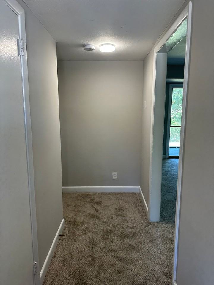 2946 Ramsgate Ct - Photo 2 of 15