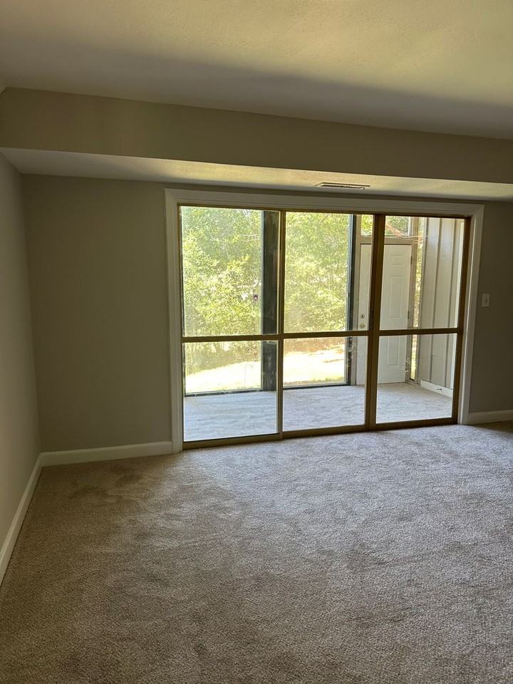 2946 Ramsgate Ct - Photo 4 of 15