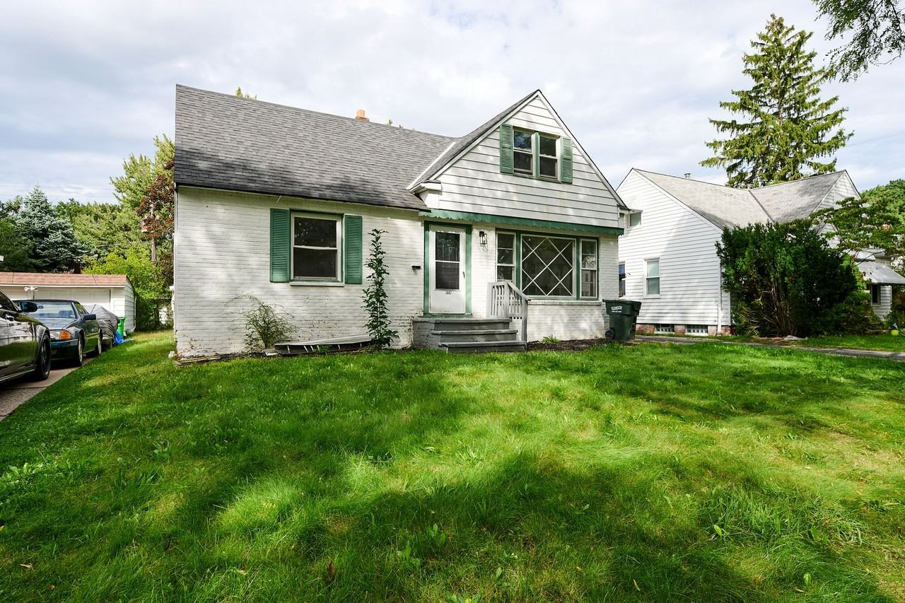 3887 Salisbury Rd - Photo 2 of 26
