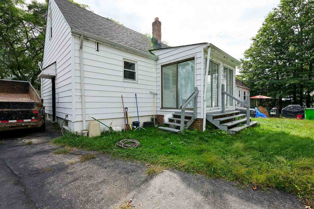 3887 Salisbury Rd - Photo 4 of 26